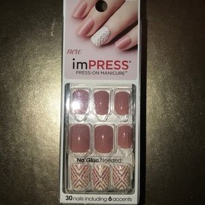 imPRESS Press-On Manicure
